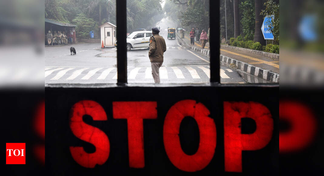 Police zero in on 3 masked JNU attackers