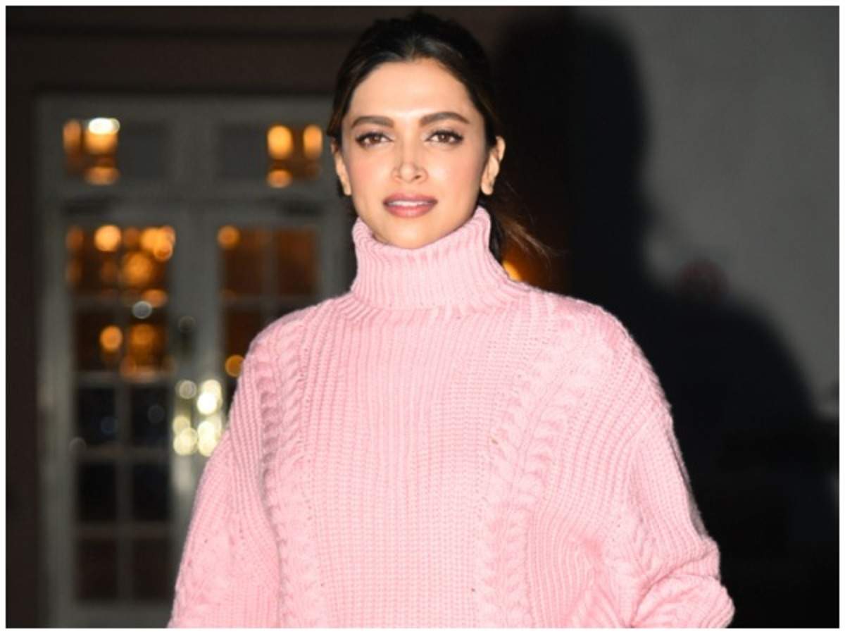 deepika padukone pink sweater