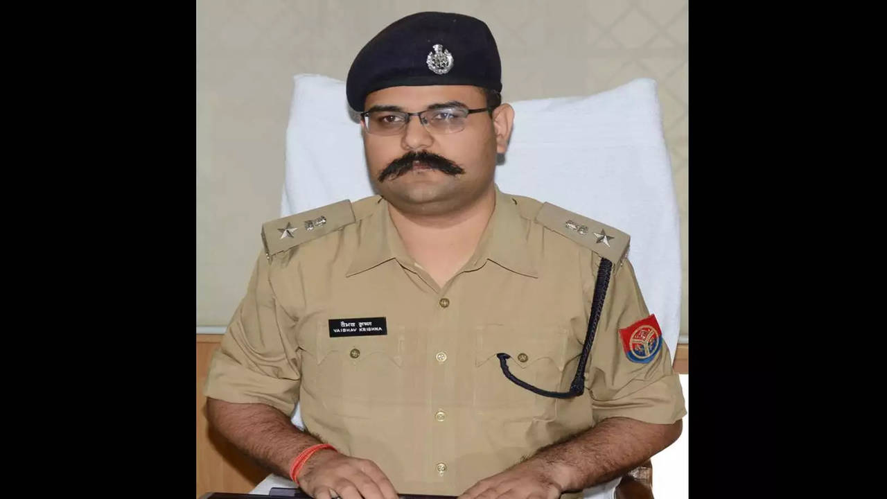 Noida SSP Vaibhav Krishna: Sex video chat controversy: Noida SSP Vaibhav  Krishna suspended | Lucknow News - Times of India