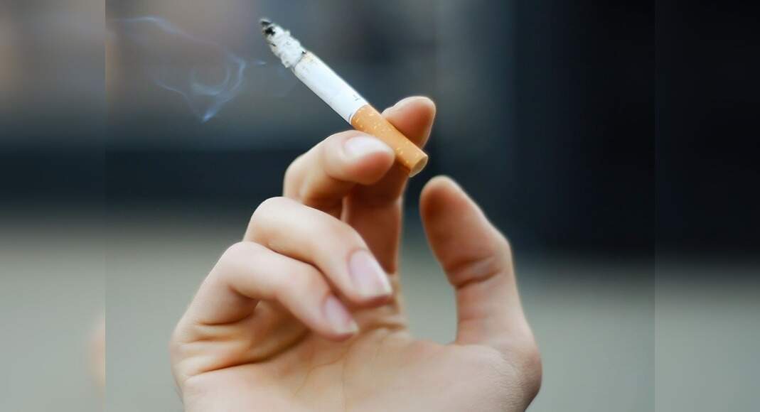 Link between smoking and depression found by new study