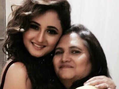 Exclusive - Bigg Boss 13: Rashami Desai's mom reprimands Sidharth and Mahira's mother for their 'bedroom' comment