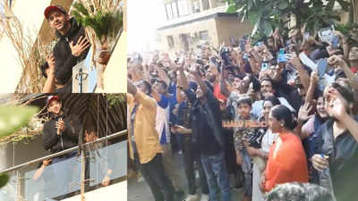 Hrithik Roshan waves at the sea of fans who turned up to wish him on his 46th birthday