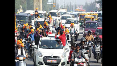 ABVP rally openly mocks traffic rules in Lucknow, ban on Section 144