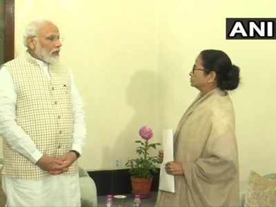 PM Modi and Mamata Banerjee meet at Raj Bhawan