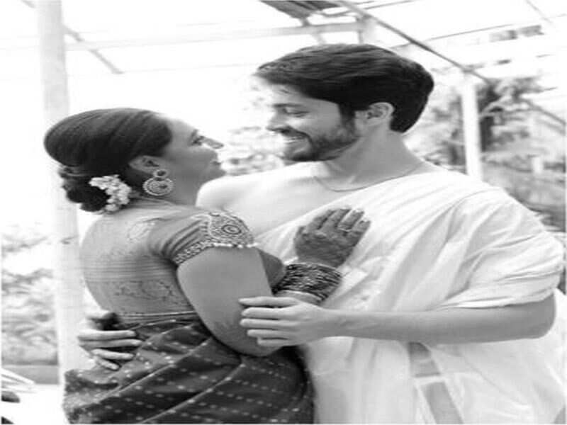 Hitha Chandrashekhar shares a throwback picture from her wedding