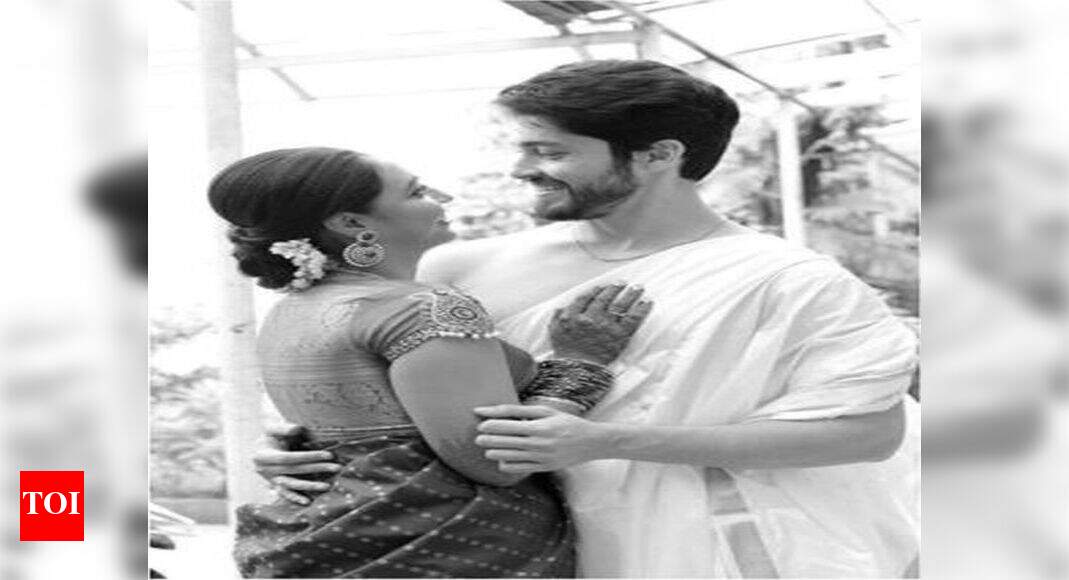 Hitha Chandrashekhar shares a throwback picture from her wedding