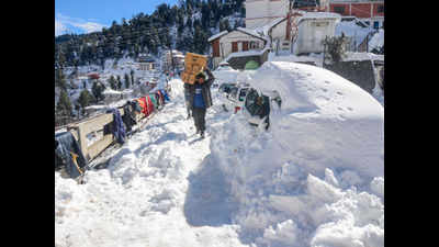Travellers should keep track of weather alerts: Himachal Pradesh Police