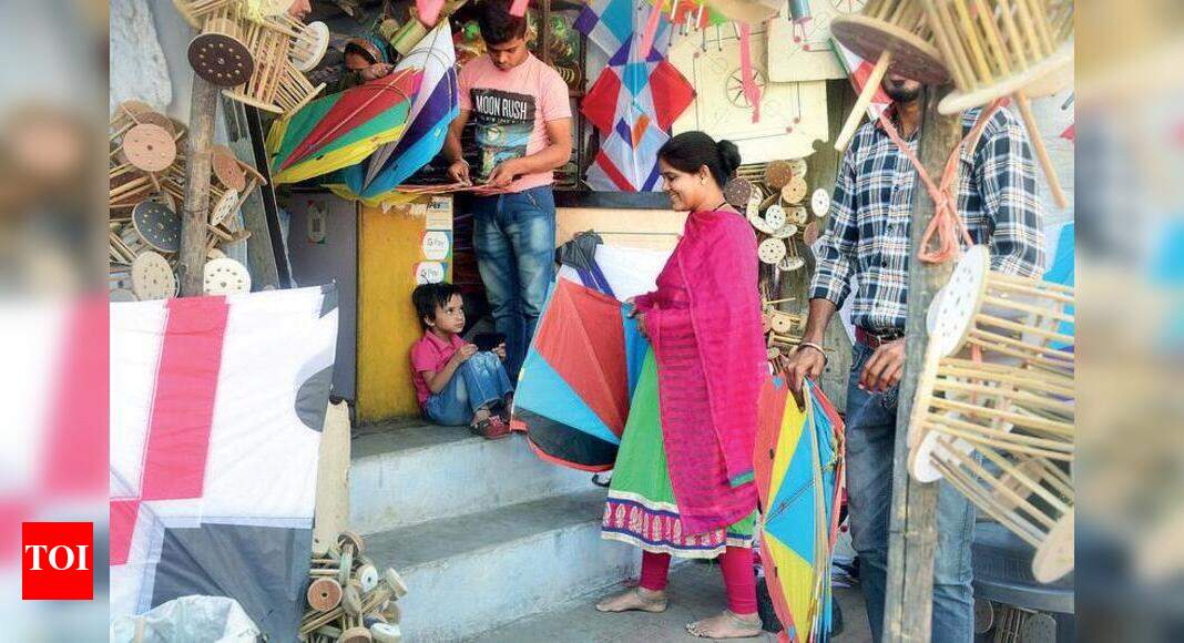 With plastic kites banned, cloth and paper ones fly high Nagpur News
