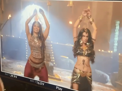 WATCH: Nia Sharma and Sayantani Ghosh do 'tandav' dance in Naagin costumes