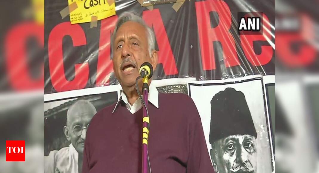 Mani Shankar Aiyar addresses protestors at Shaheen Bagh, makes contentious remarks | India News - Times of India