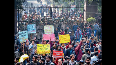 Delhi: As JNU agitators pull in different directions, protests’ fate unclear