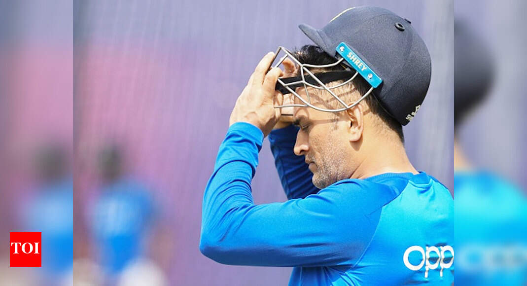 End of the Dhoni era? Former captain not given BCCI central contract
