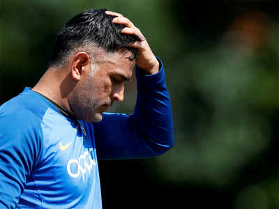 Dhoni was intimated by BCCI brass before finalising central contract list: Sources