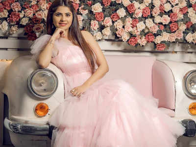 Bigg Boss Marathi 2 fame Veena Jagtap ups her glam quotient in her latest photoshoot