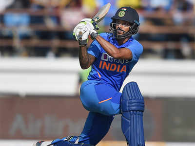 Shikhar Dhawan hit on rib-cage but is 'doing fine'