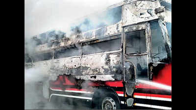 Luxury bus catches fire in Thane but all passengers safe