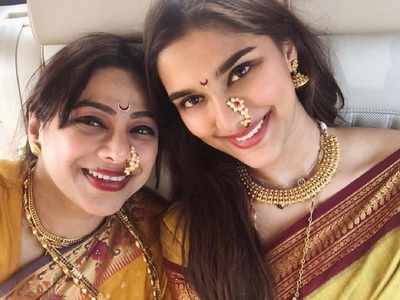 'Dabangg 3' actress Saiee Manjrekar shares an adorable selfie with her mother Medha Manjrekar