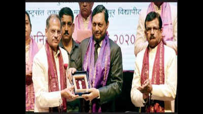 Women dominate chart of medal, prize winners at Nagpur University ...