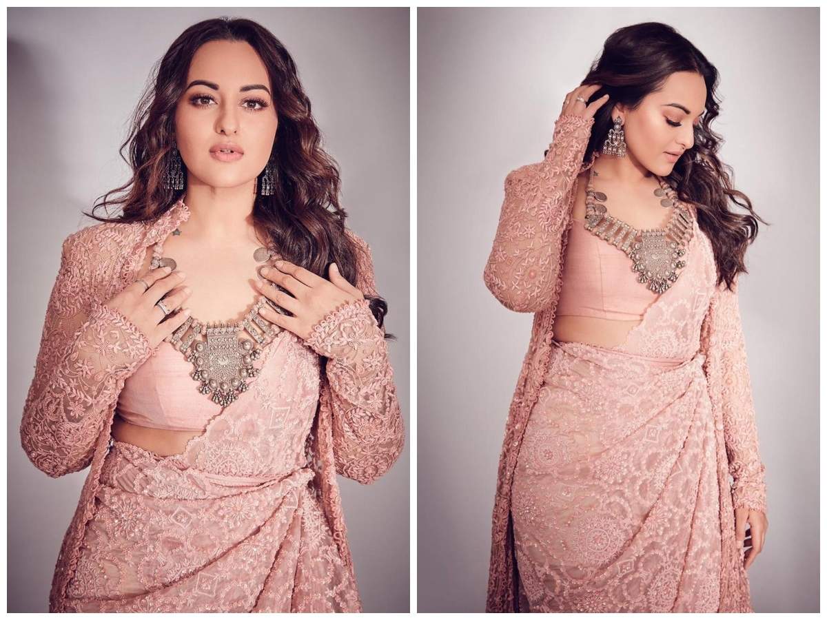 Sonakshi Sinha looks ravishing as she poses in THIS stunning saree- view  pics | Hindi Movie News - Times of India