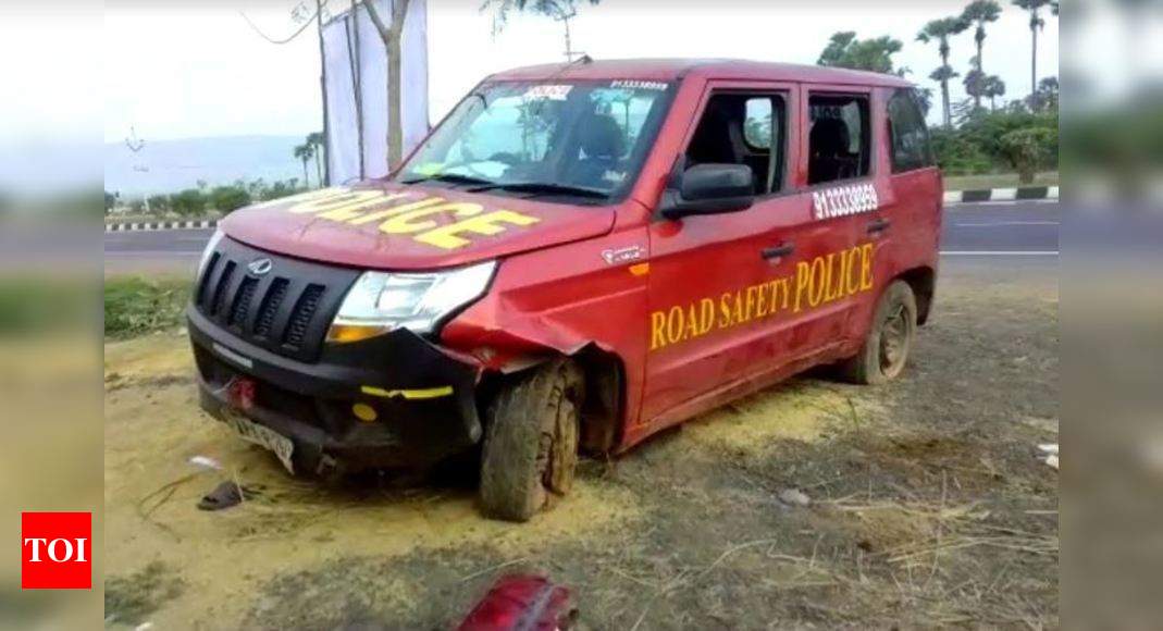 Amaravathi Police Petroling Car Stolen-Telugu WorldWonders
