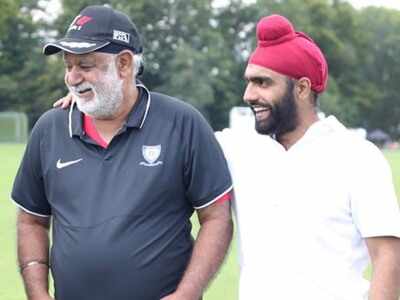 Ranveer Singh shares a throwback picture of Ammy Virk getting trained by Balwinder Singh Sandhu for his onscreen character