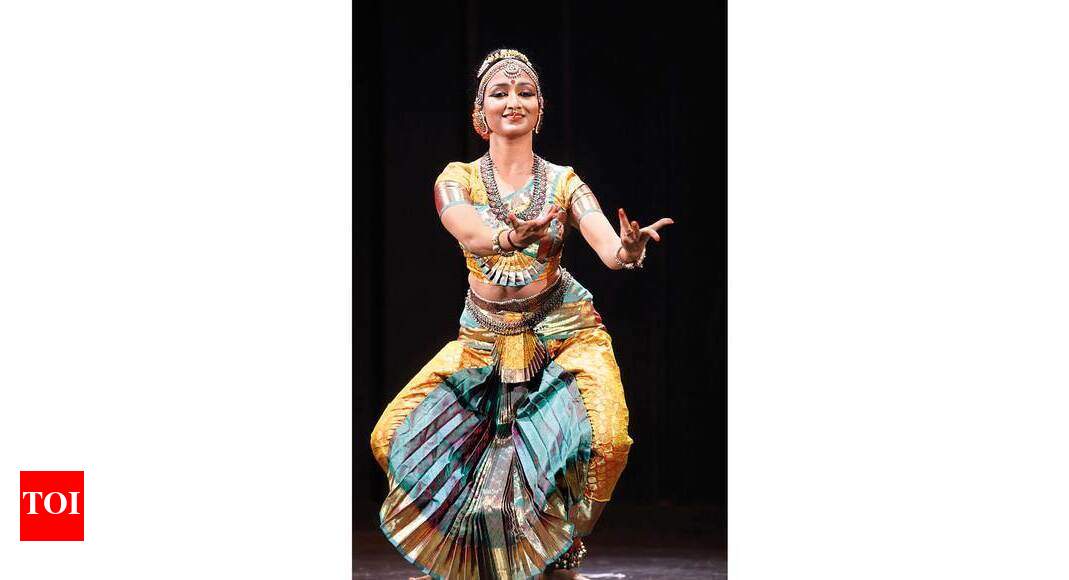 Delhiites enjoy an evening of mudras & intricate footwork | Events ...