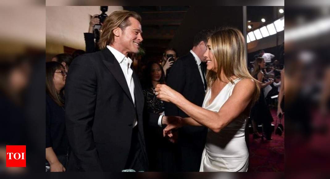 Jennifer Aniston Brad Pitt Share Hilarious Moment At Sag