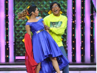 Prajakta Mali enjoys a fangirl moment with Chunky Pandey on the set of Maharashtrachi Hasya Jatra