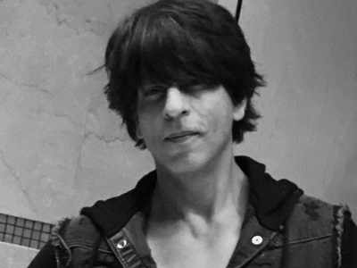 Shah Rukh Khan gets philosophical as he shares his thoughts on life: There are sparks of love and beauty and there is darkness