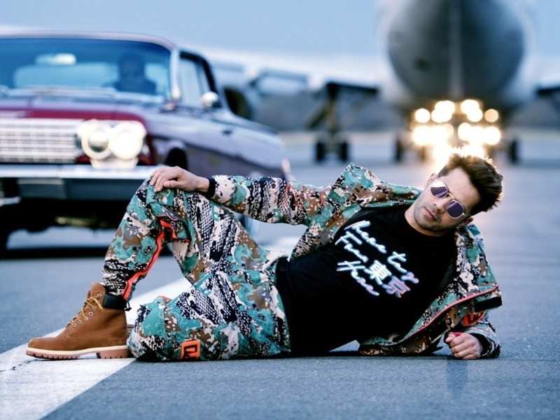 Street Dancer 3d Varun Dhawan Flaunts His Cool Swag In The Latest Bts Picture Hindi Movie News Times Of India