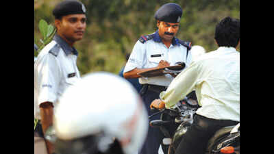 Goa: Over 64,000 helmetless riders booked from October to December ...