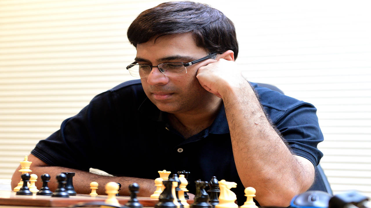 Tata Steel Chess: Magnus Carlsen beats Viswanathan Anand to take sole lead