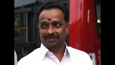 Tamil Nadu: Transport minister M R Vijayabhaskar warns auto driver over excess emission