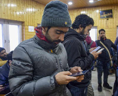 2G mobile internet services to be restored in Kashmir from today
