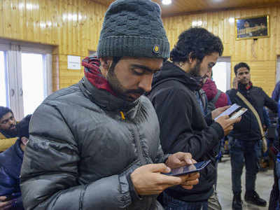 2G mobile internet services restored in Kashmir from midnight