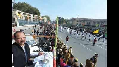Baritone voice of R-Day parade echoes for 21 years