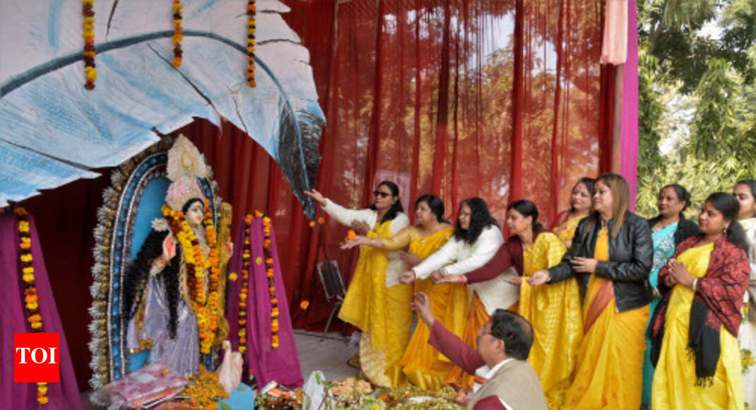 saraswati puja special dress