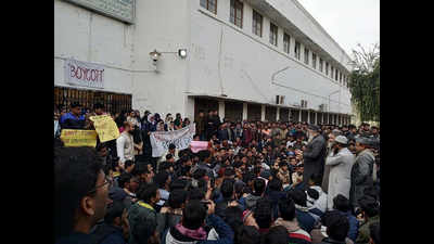 AMU engineering students boycott pending examinations, scheduled to start from Monday