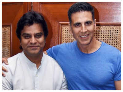 'Mission Mangal' director Jagan Shakti recovering after surgery, Akshay Kumar taking care of him in hospital
