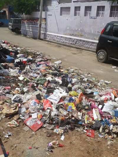 garbage dumped since pongal..very nasty and smelly