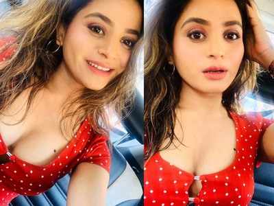 Shubhangi Tambale nails the selfie game as she poses like a pro