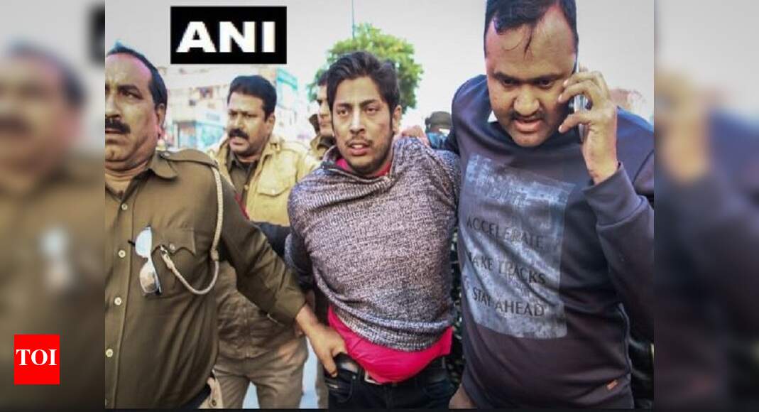 Man opens fire in Shaheen Bagh area, held