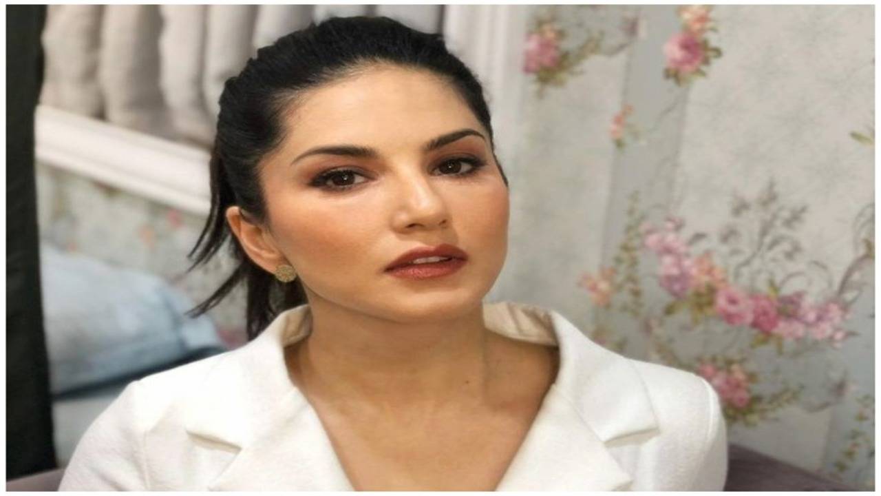 1280px x 720px - Sunny Leone channels her inner child | Hindi Movie News - Times of India