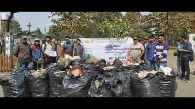 Environment lovers come together for cleaning drive