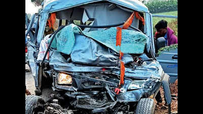 Maharashtra: 12 killed, six injured in MUV-truck collision in Jalgaon