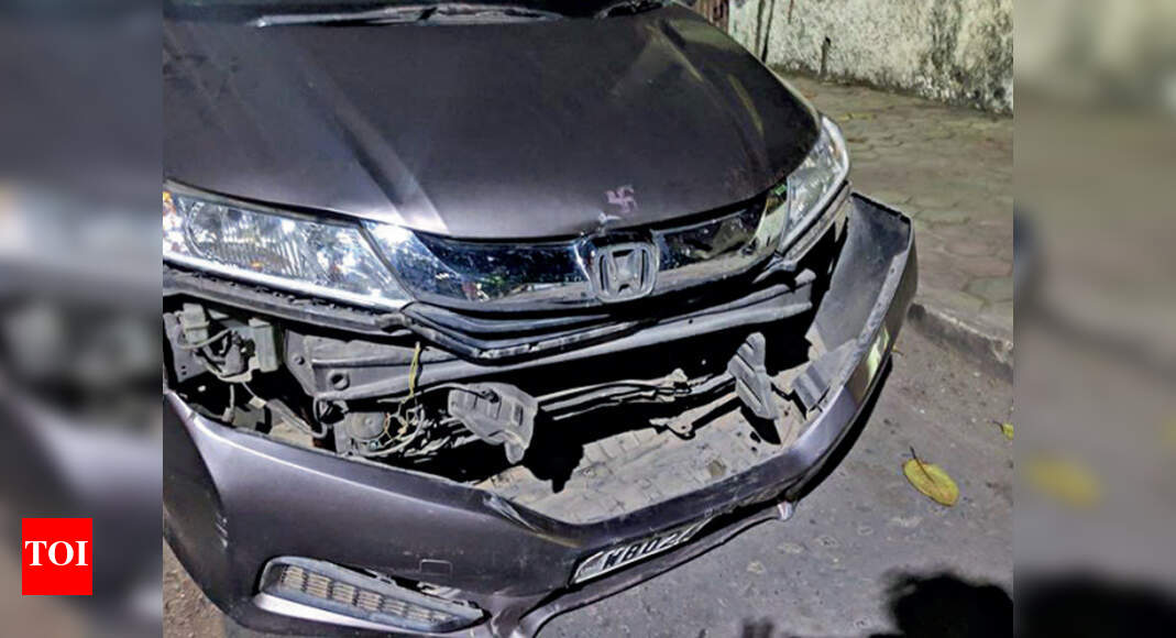 Kolkata Towing vehicle damages book fair visitor’s car Kolkata News Times of India
