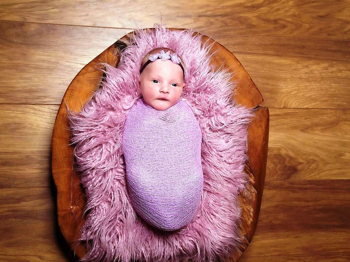 Swaddle Blanket: Keep your infants warm 