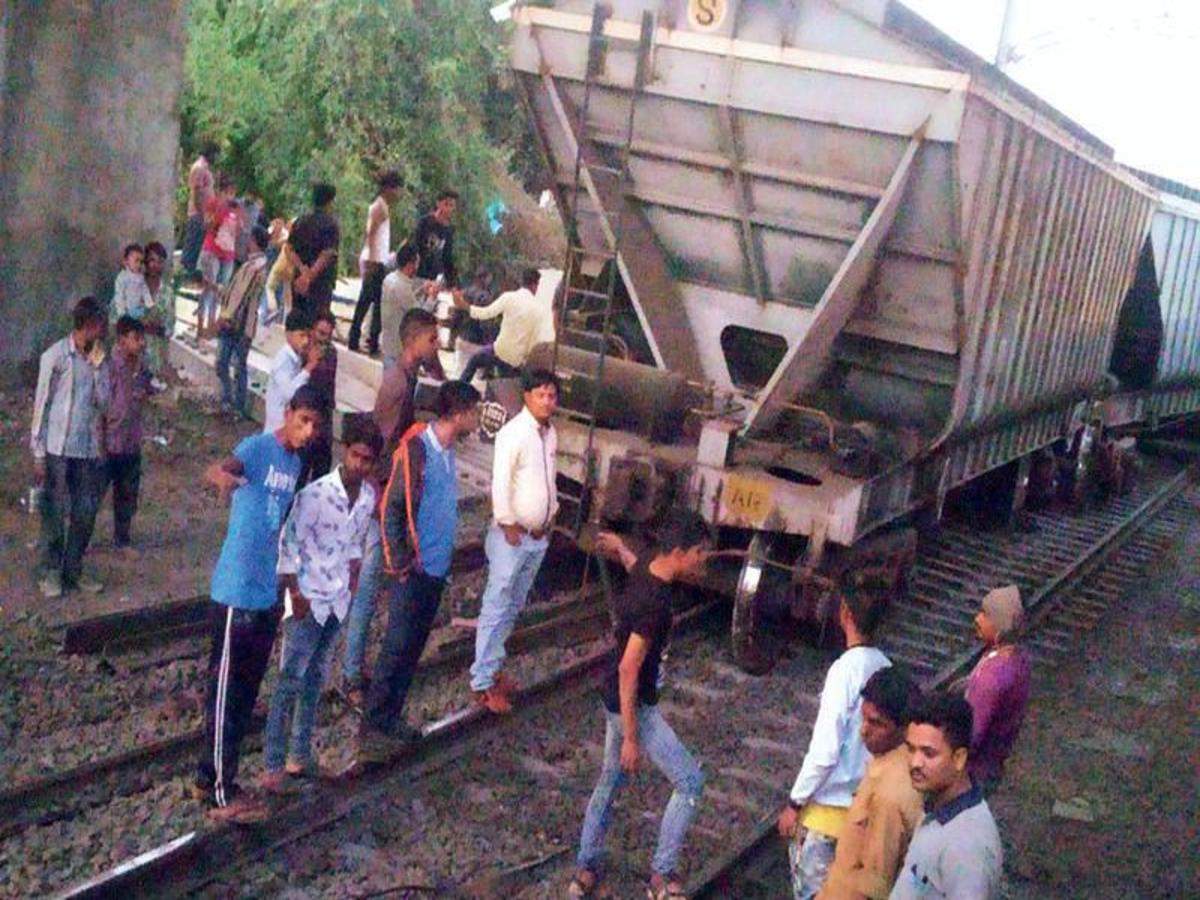 Goods Train Derails Near Ankleshwar Halts Rail Traffic Surat News Times Of India