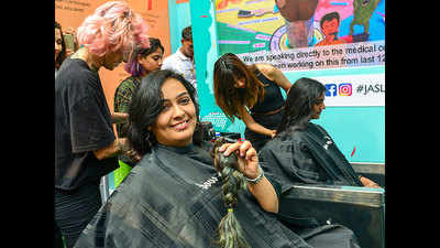 Mumbai women participate in the city's largest hair donation drive at KGAF