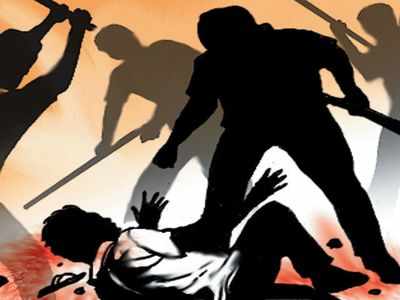 Madhya Pradesh: Man killed, 5 injured in mob attack over child-lifter  rumour | Bhopal News - Times of India